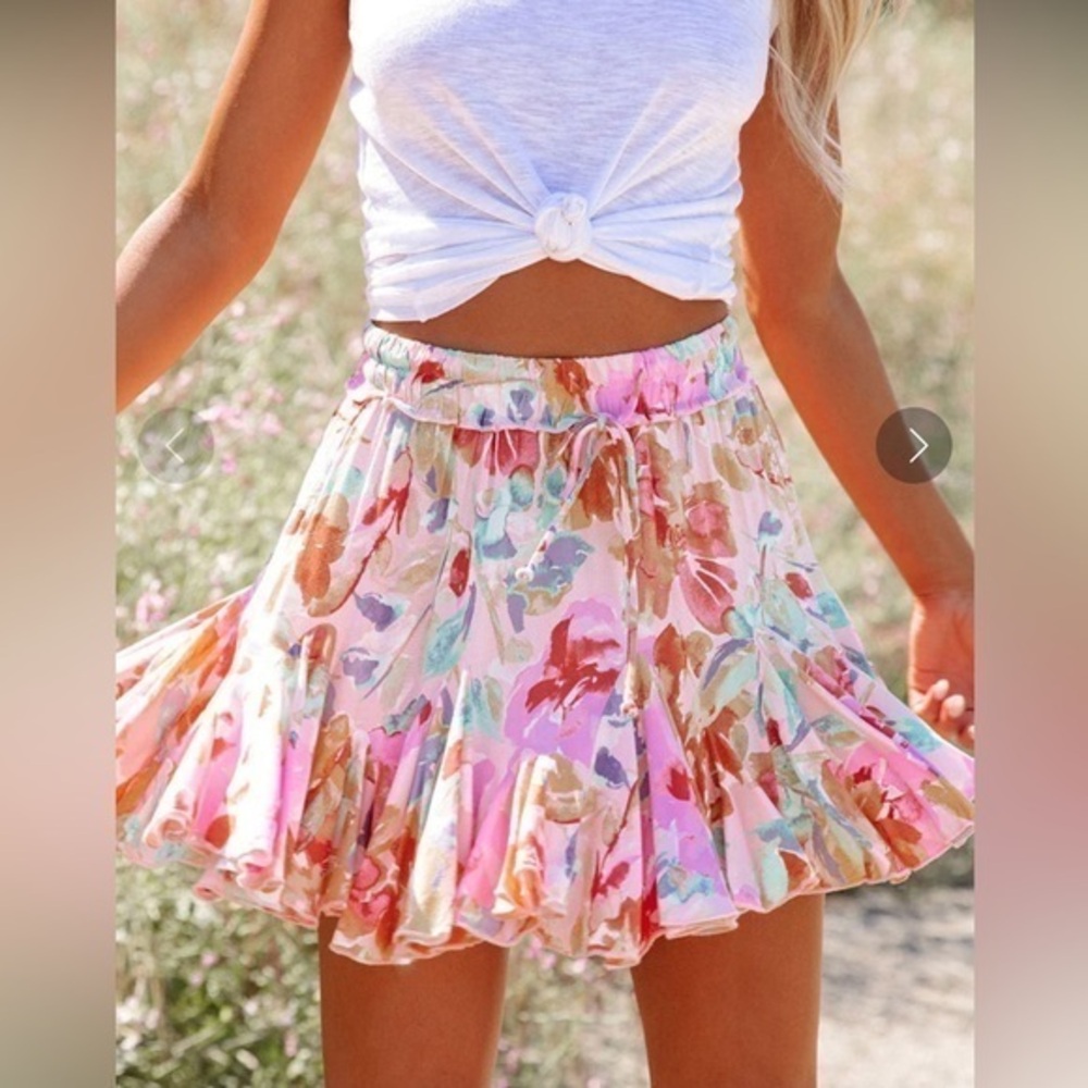 Vici NWOT Multi-Color Abstract Floral Print Ruffled Mini Skirt Size Medium